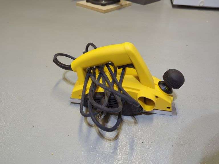 DeWalt DW677 - 3 1/4" Heavy Duty Planer