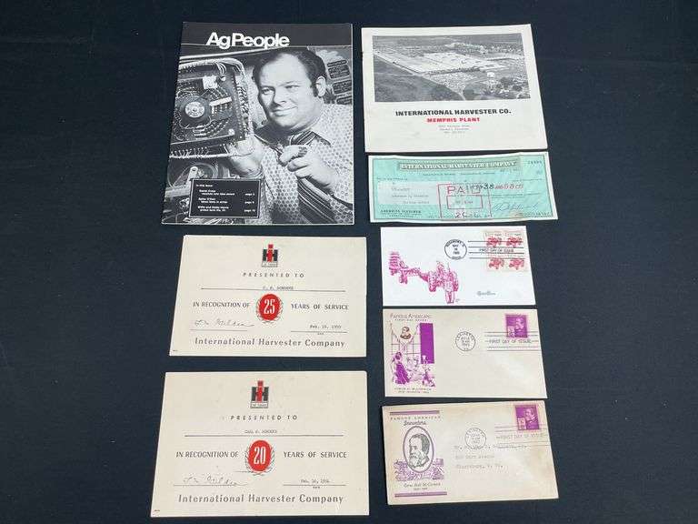 (8) IH Literature Lot image