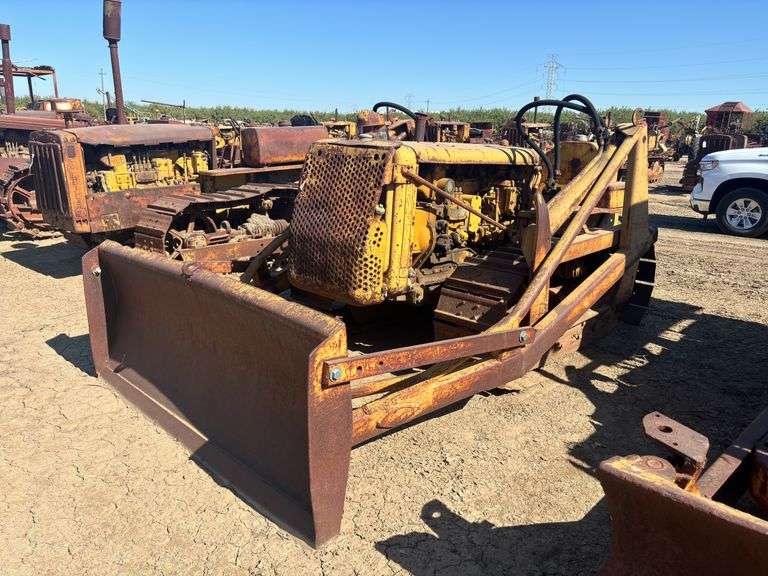 Caterpillar D2 image
