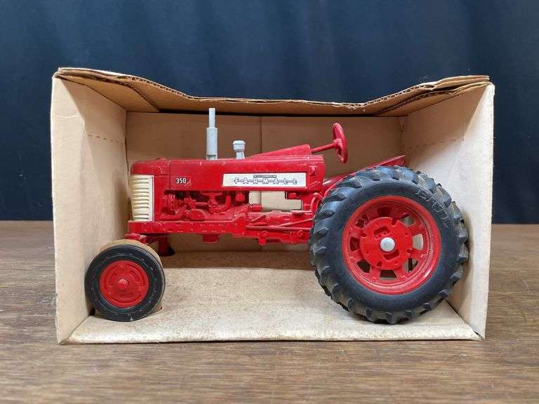 1/16 Farmall 350 NIB Ertl image