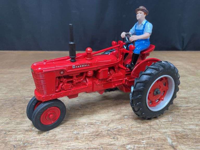 1/16 Farmall H 50th Anniversary NIB Ertl