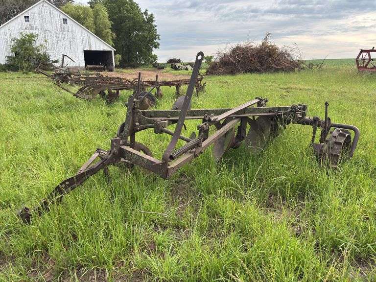 3 Bottom 25” Terracing Plow image
