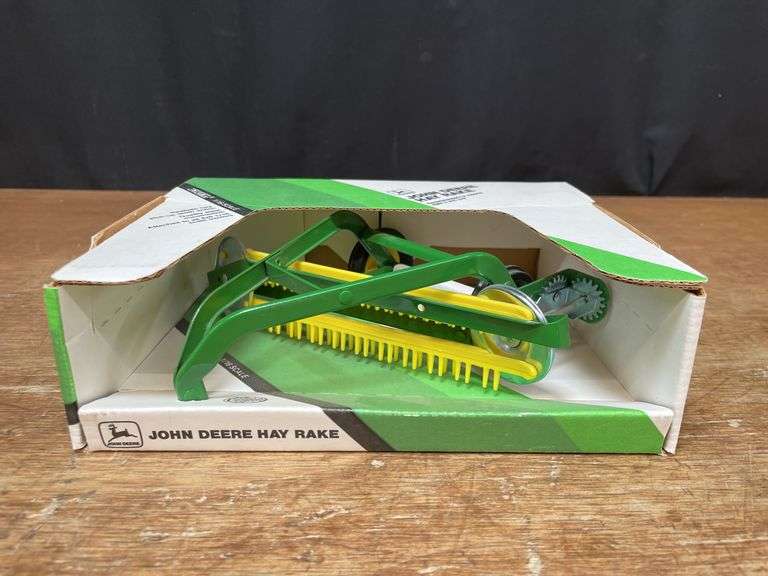 1/16 John Deere Hay Rake NIB Ertl image