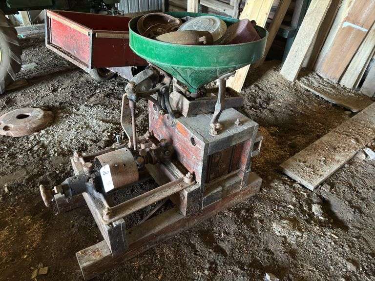 Feed Grinder