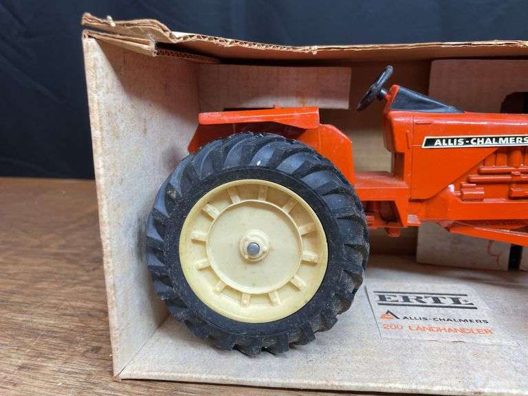 1/16 AC 200 NIB Ertl