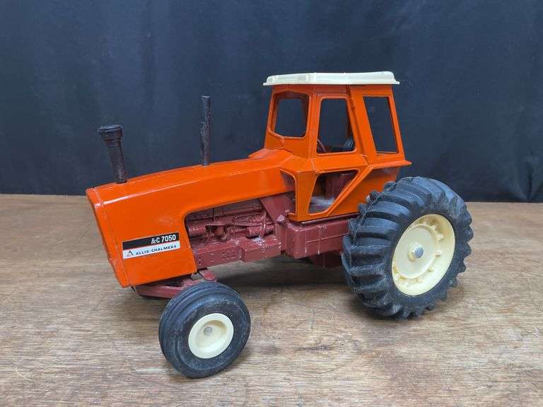 1/16 AC 7050 Ertl image