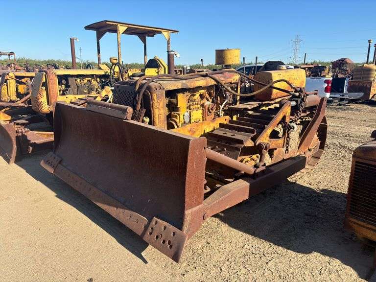 Caterpillar D4 image