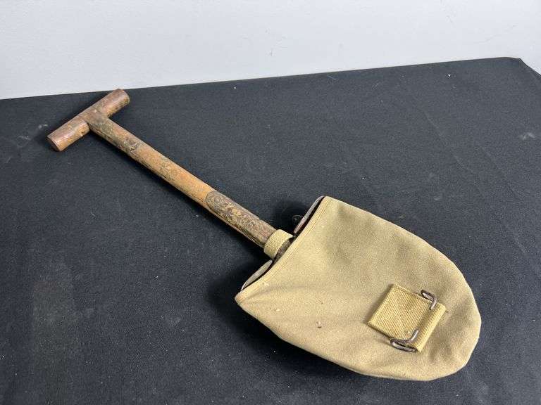 US WW1 M1910 T-Handle Shovel with Reproduction Canvas Carrier image