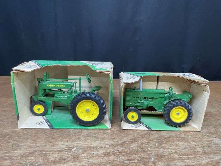(2) 1/16 John Deere M + A NIB Ertl image
