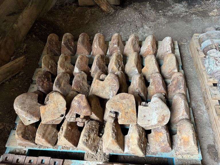 (46) John Deere Skeleton Wheel Lugs image