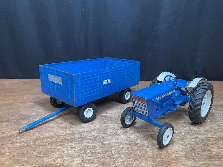 (2) 1/12 Ford 4000 + Wagon Ertl image