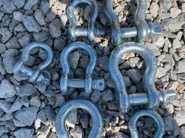 (7) Pins and Clevis image