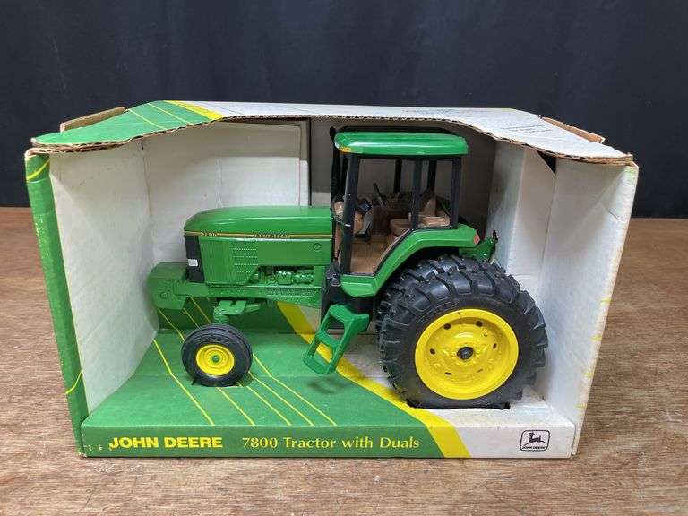 1/16 John Deere 7800 Collector NIB Ertl image