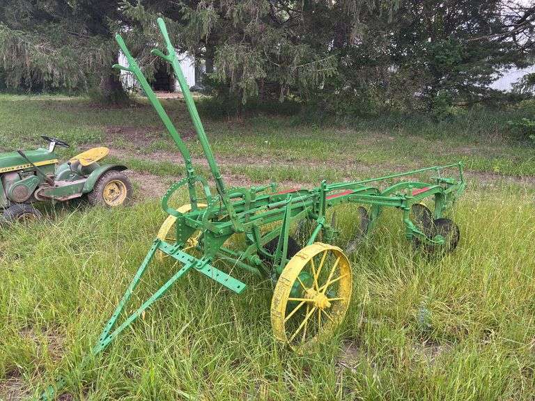 John Deere 3 Bottom 14 Inch Pull Type Plow image