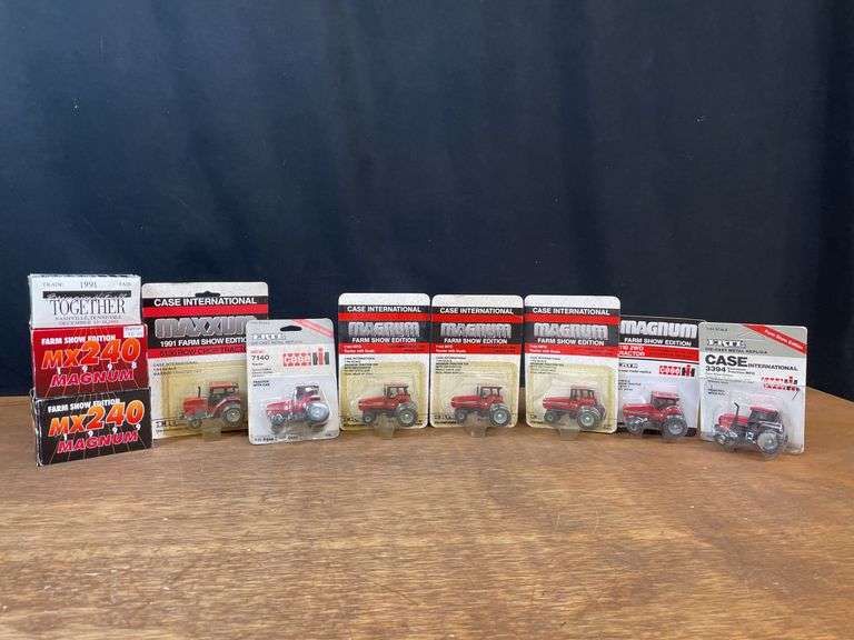 (10) 1/64 Case-IH Tractors NIB Ertl image