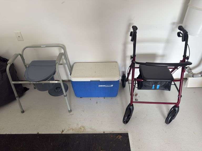 Guardian Walker Assist with Brakes Lot image