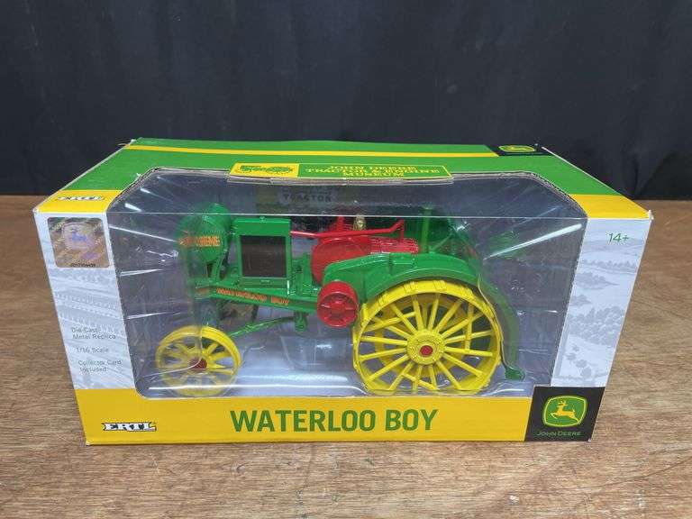 1/16 John Deere Waterloo Boy Museum NIB Ertl image