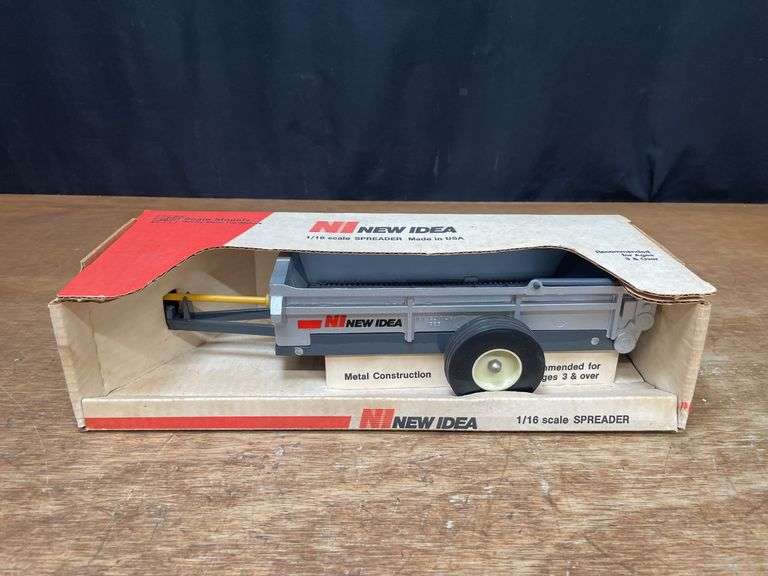 1/16 New Idea Spreader NIB SM image