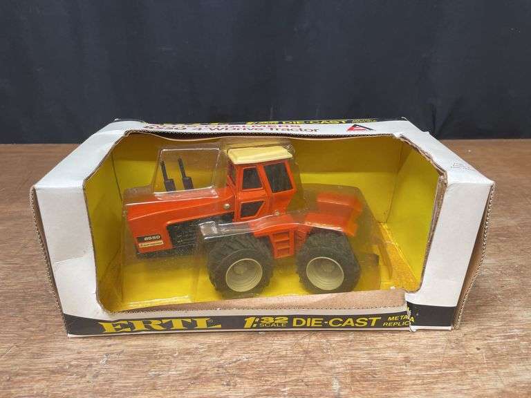 1/32 AC 8550 NIB Ertl