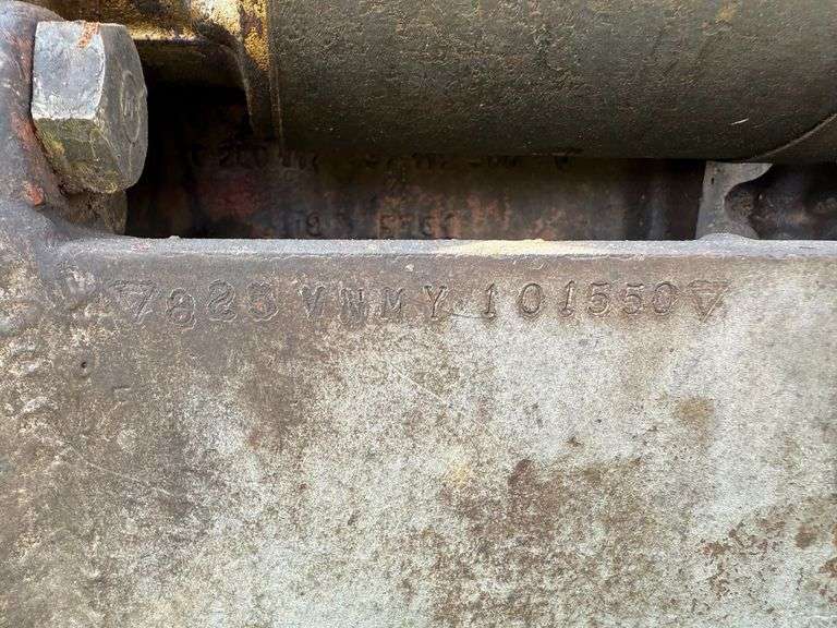 Massey Ferguson 825 Vineyard