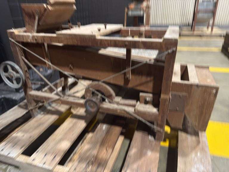 Fanning Mill image