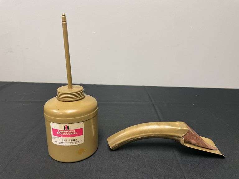 (2) IH Oil Can and Oil Can Spout