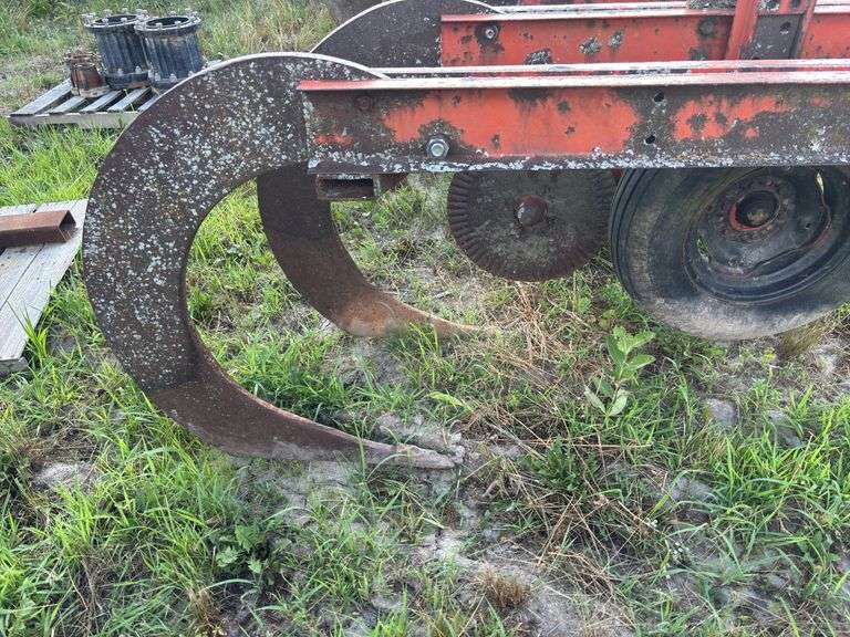 8 Shank 3-pt ripper.