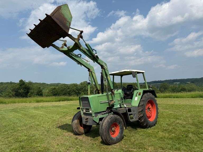 Low Hour Fendt 306LS with Loader image