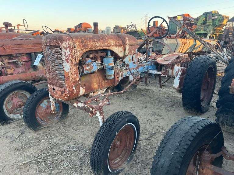 Allis Chalmers B image