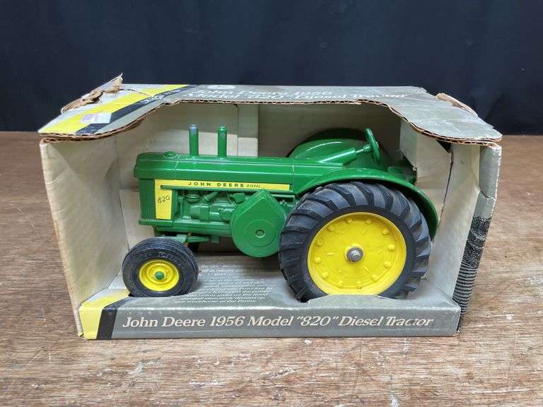 1/16 John Deere 820 NIB Ertl image