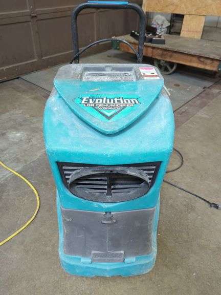 (1) Dri-eaz Evolution LRG Dehumidifier