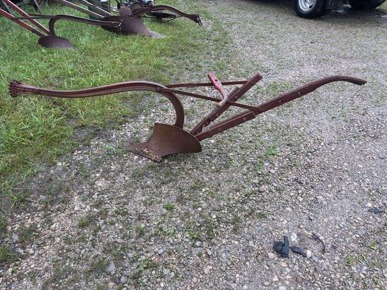 Oliver 9” Horse Drawn Plow image