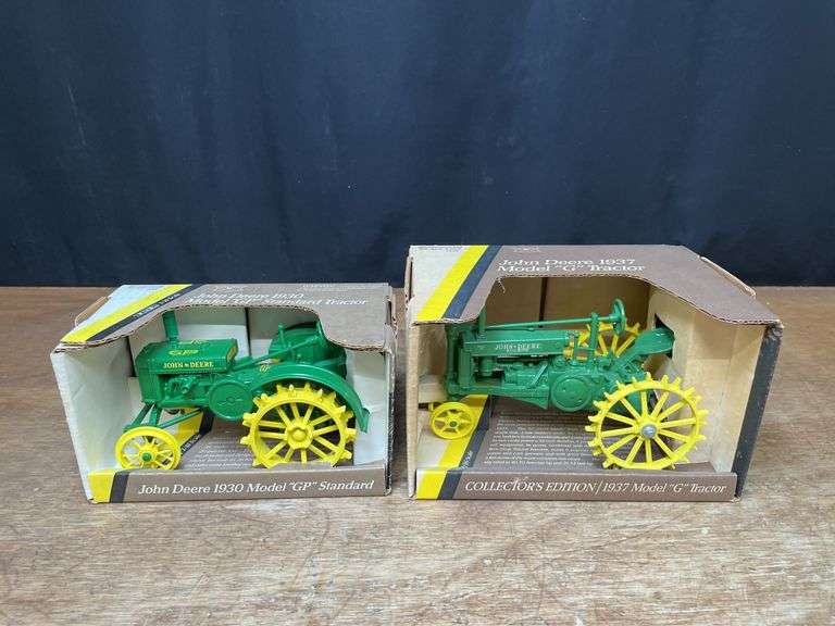 (2) 1/16 John Deere D + G NIB Ertl image