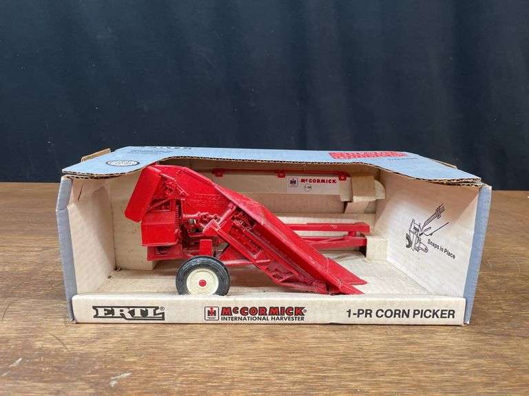 1/16 McCormick Picker Special Edition NIB Ertl image