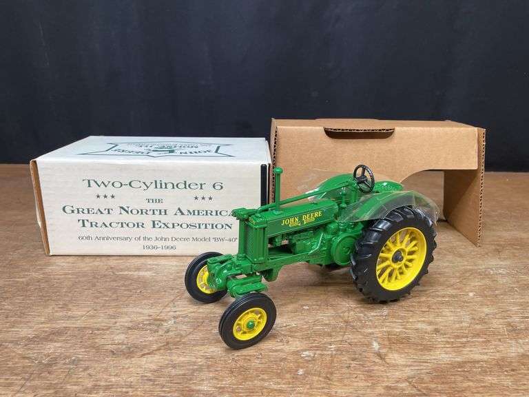 1/16 John Deere BW-40 1996 2 Cylinder NIB Ertl image