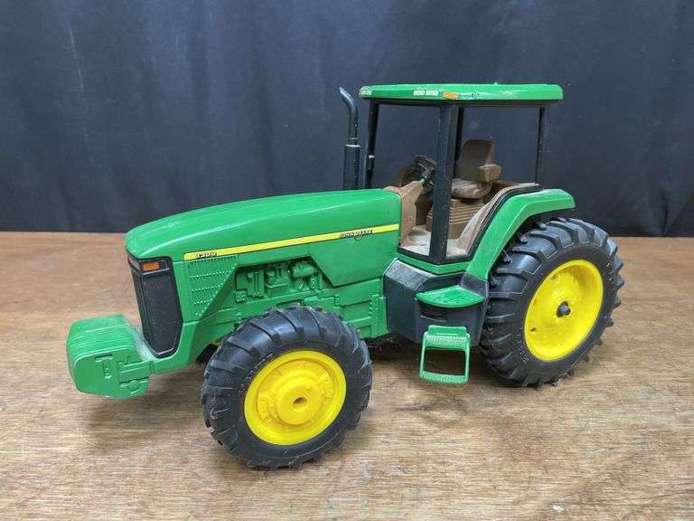 1/16 John Deere 8300 Ertl image