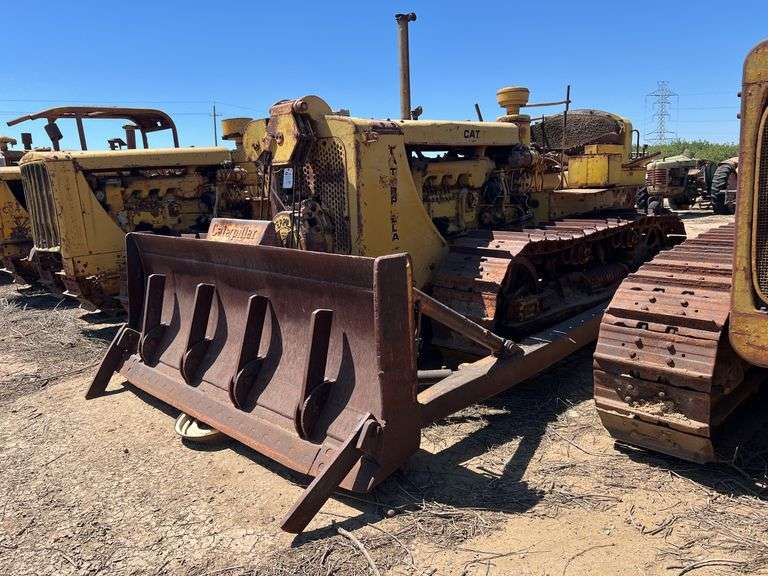 Caterpillar D6 image