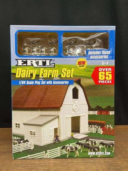 1/64 Dairy Farm Set NIB Ertl image