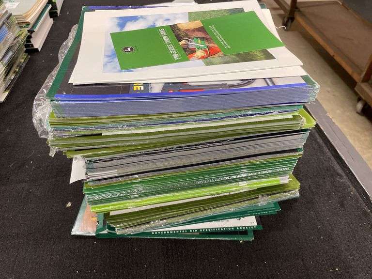 John Deere L&G Sales Literature