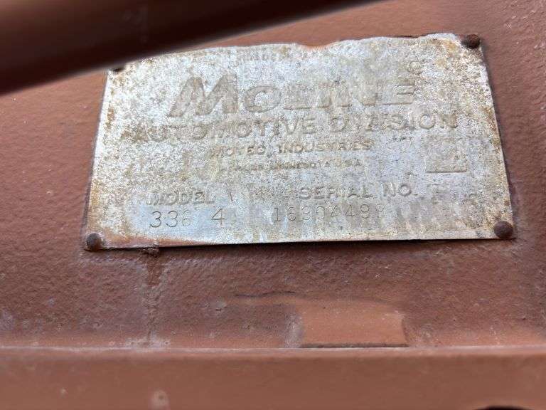 Minneapolis Moline M5 - Aumann Auctions, Inc.