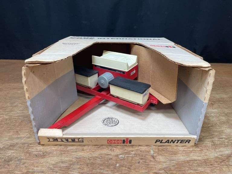 1/16 Case-IH Planter NIB Ertl image