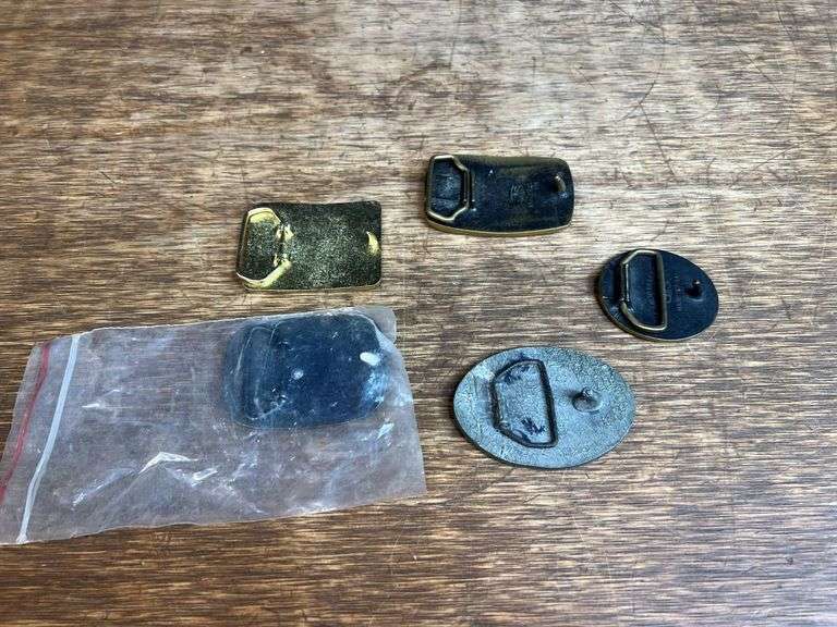 (5) Belt Buckles