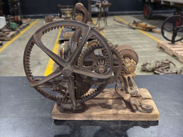 Montgomery Ward & Co. Grinder image