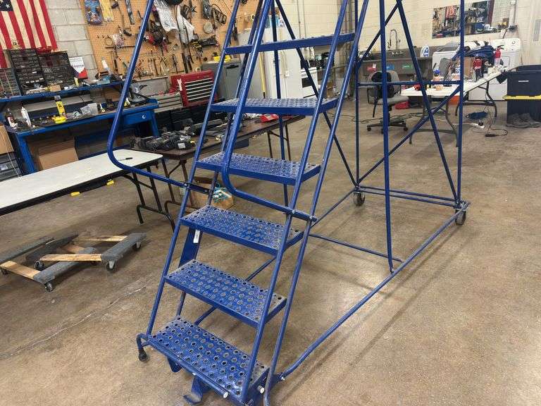 Steel Rolling Ladder