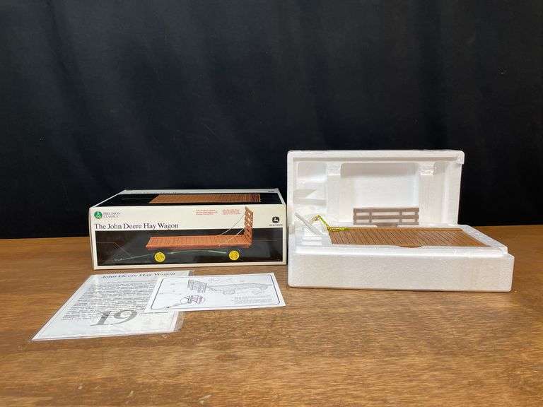 1/16 John Deere Hay Wagon Precision NIB Ertl image