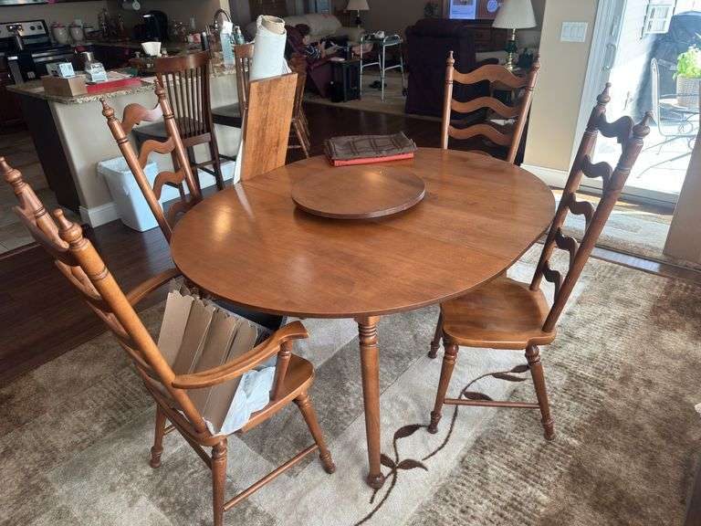 Dining Table & Chairs (w/ Leaf) image