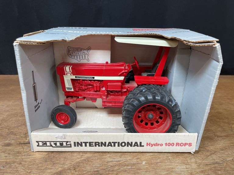 1/16 IH Hydro 100 Special Edition NIB Ertl image