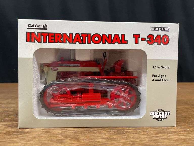 1/16 IH T-340 Crawler NIB Ertl image