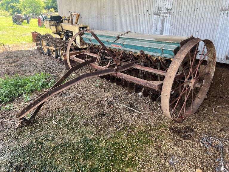 Oliver Superior 8ft Grain Drill image