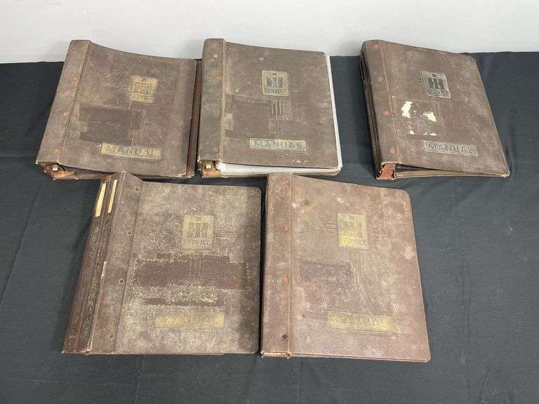 (5) IH Service Manual Binders image